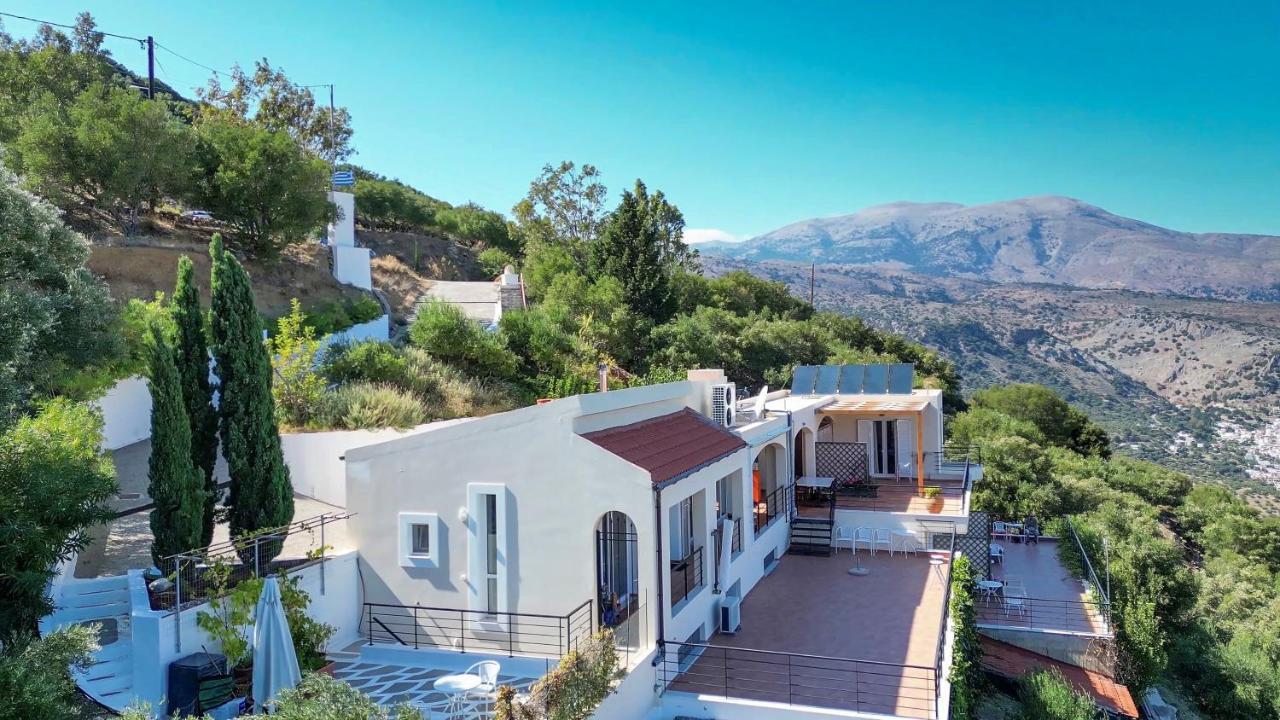 Villa Dio Petres Kroustas Exterior photo