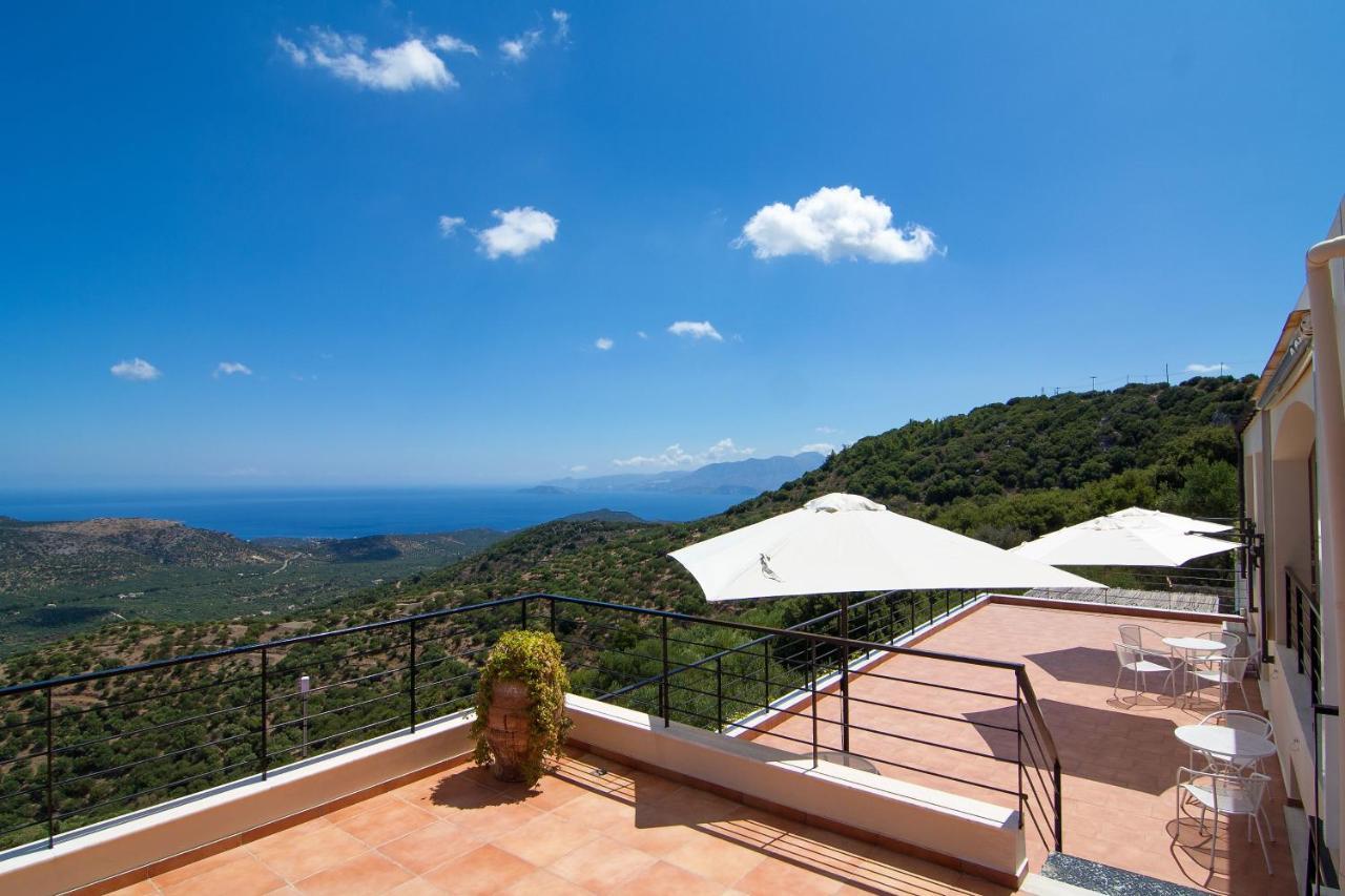 Villa Dio Petres Kroustas Exterior photo