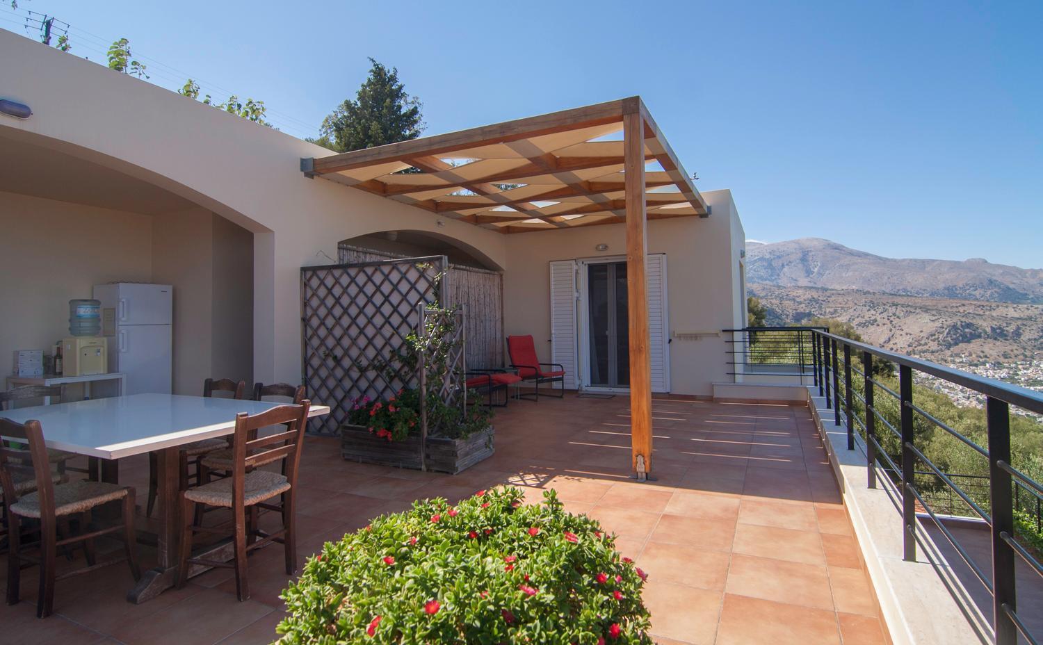 Villa Dio Petres Kroustas Exterior photo