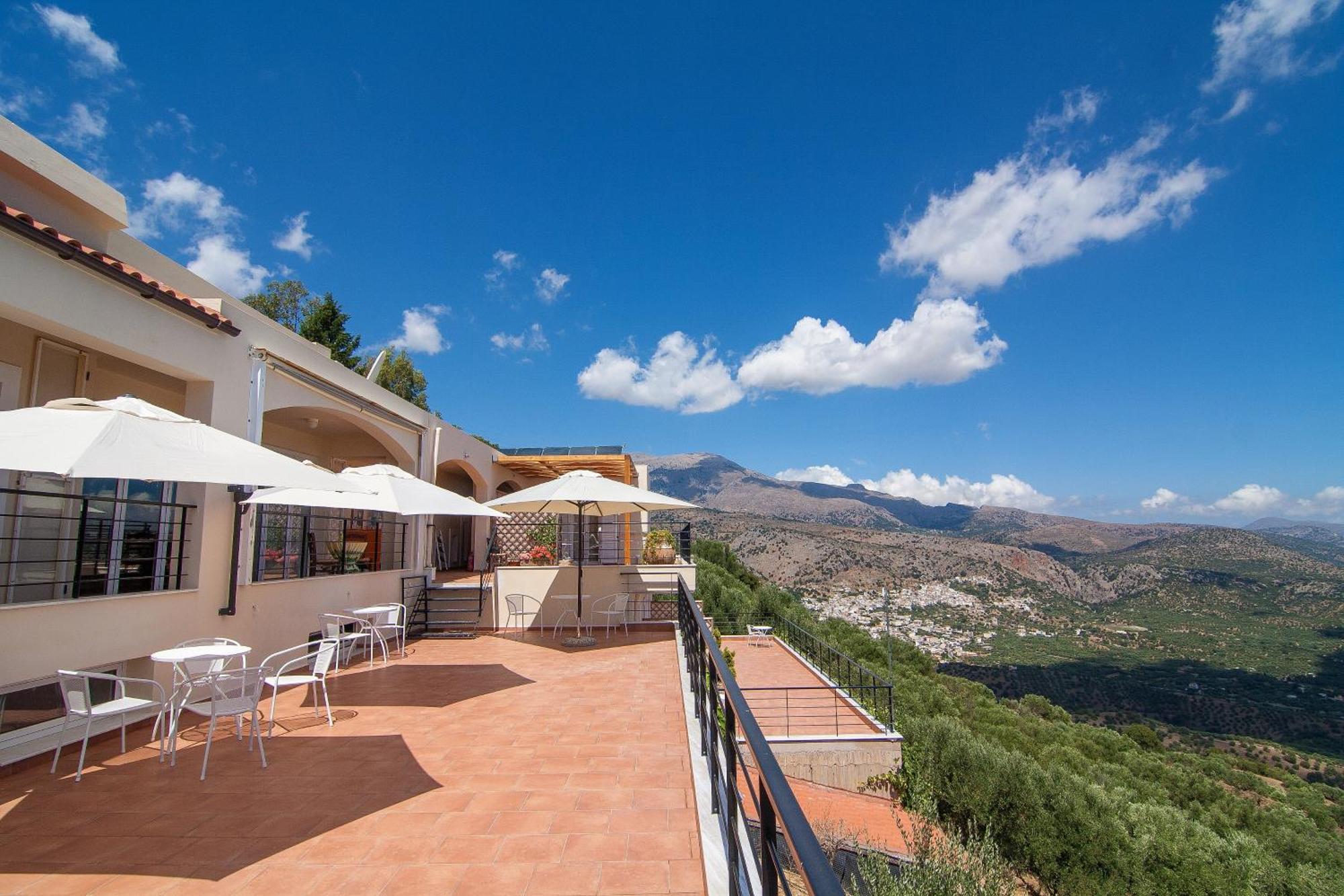 Villa Dio Petres Kroustas Exterior photo