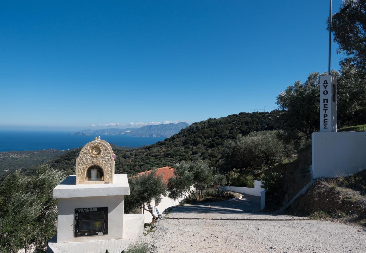 Villa Dio Petres Kroustas Exterior photo