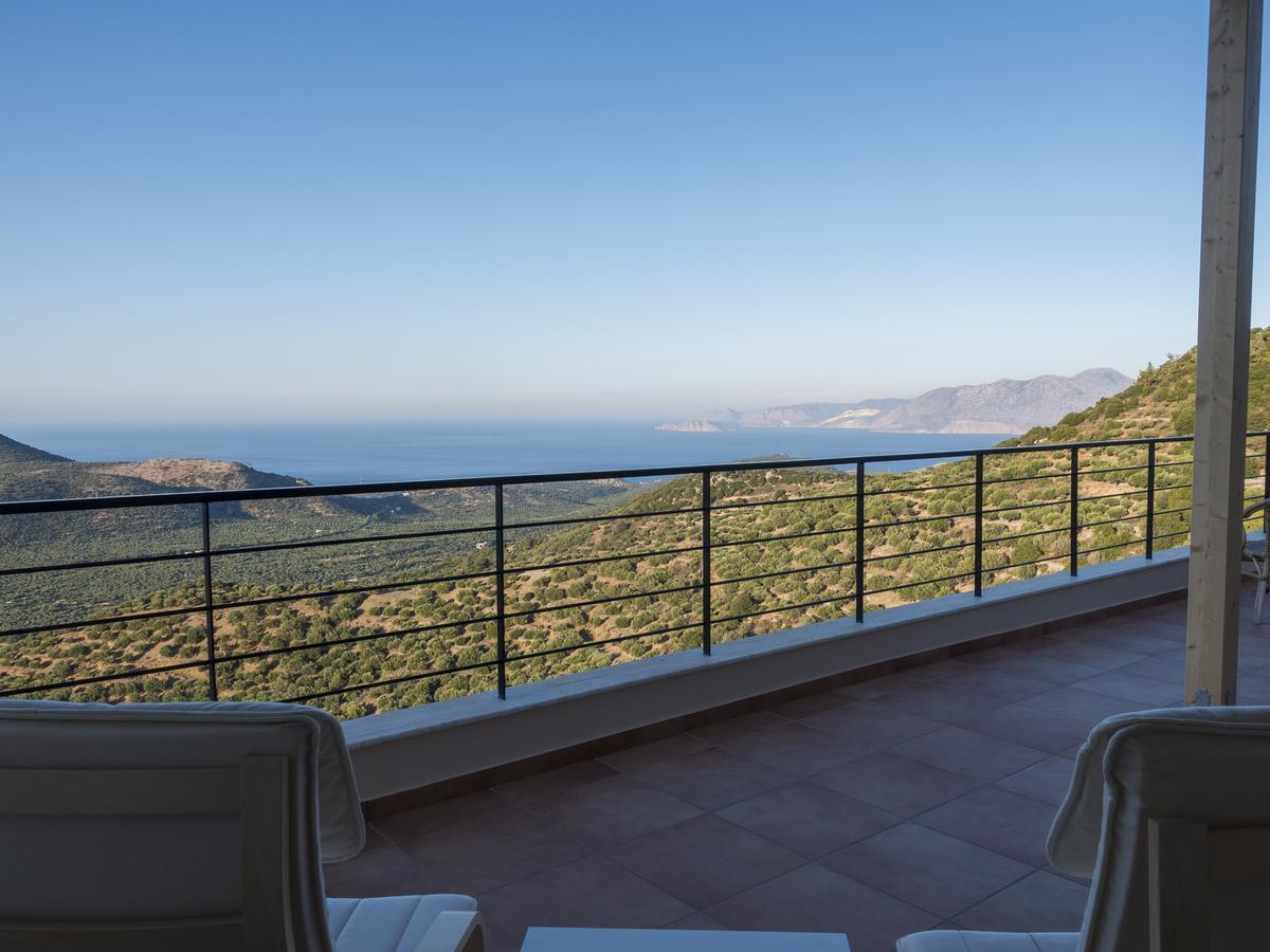 Villa Dio Petres Kroustas Exterior photo