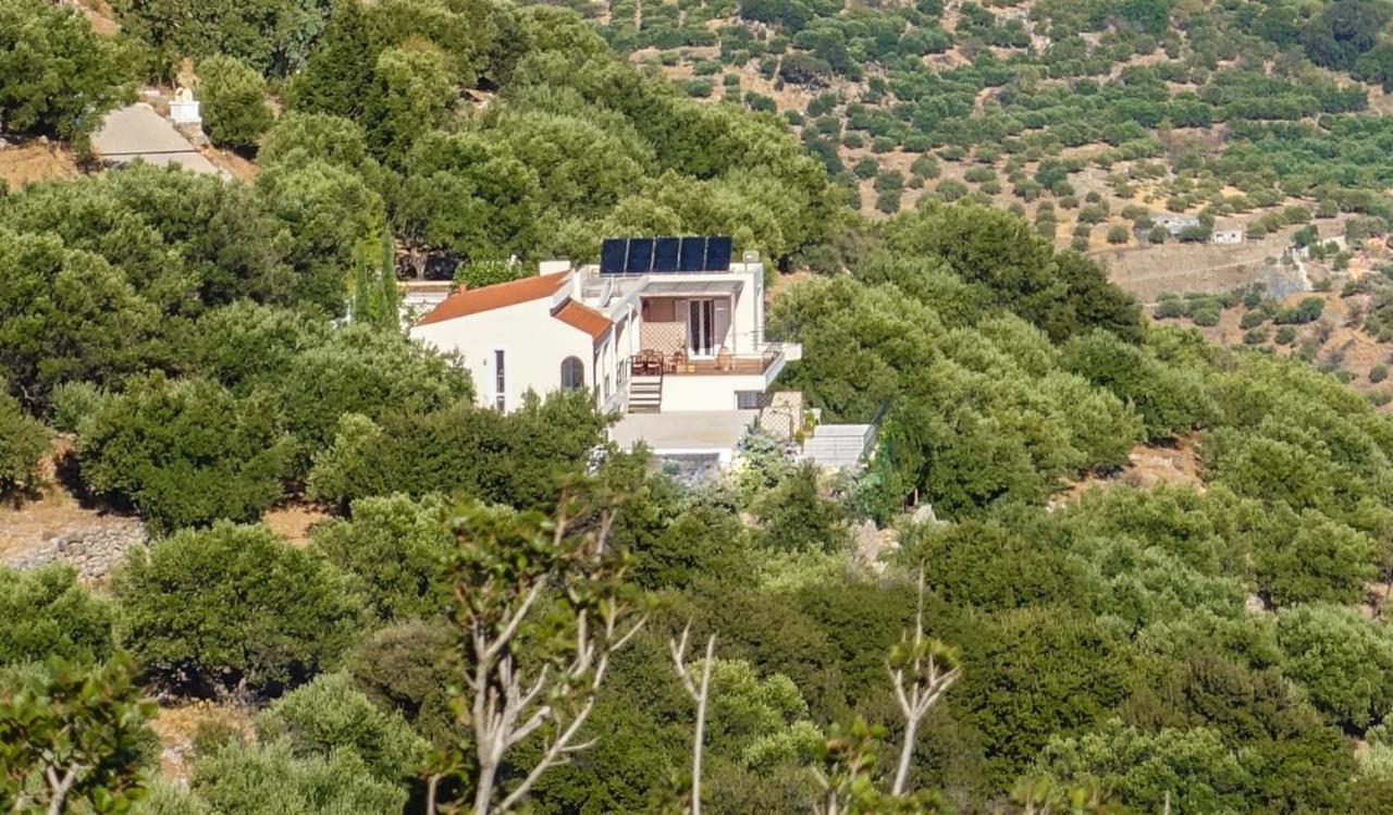Villa Dio Petres Kroustas Exterior photo