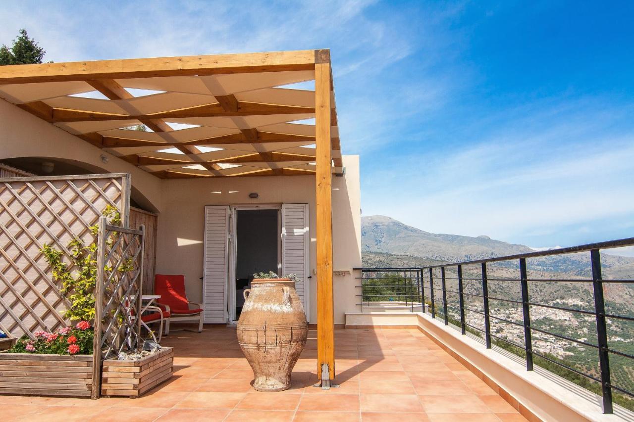 Villa Dio Petres Kroustas Exterior photo