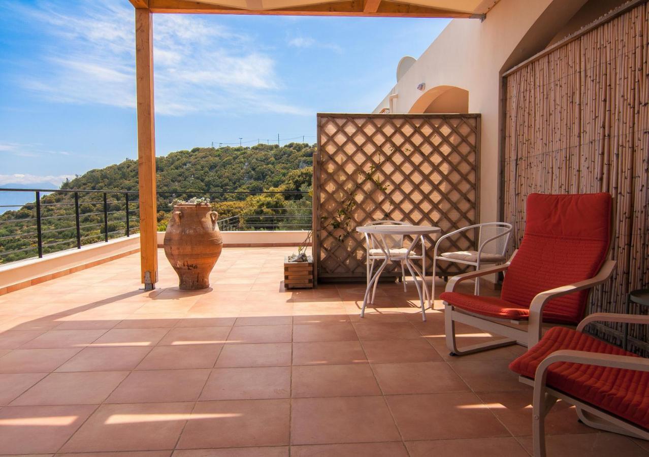 Villa Dio Petres Kroustas Exterior photo